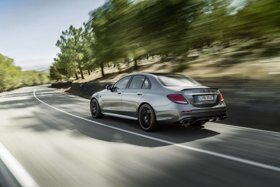 Mercedes-AMG E63 S 4Matic 2017 года  (WW) (фото 4 из 52)